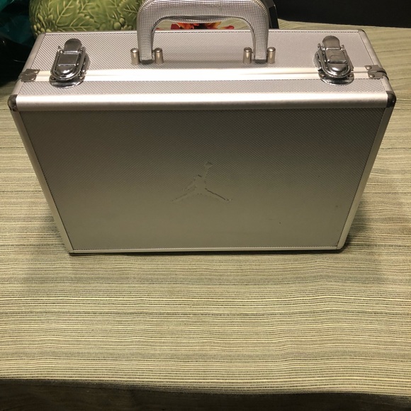 OG Retro 17’s Wizards Home - Picture 5 of 5